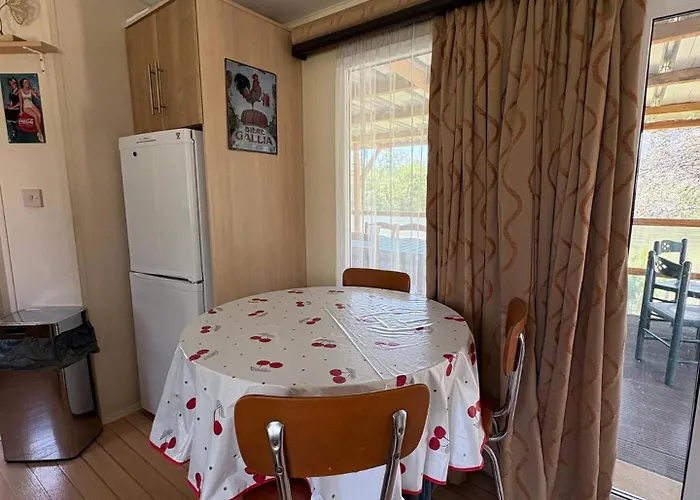 Montdou'gite אוהל מפואר